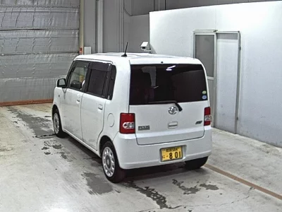 Toyota Pixis Space