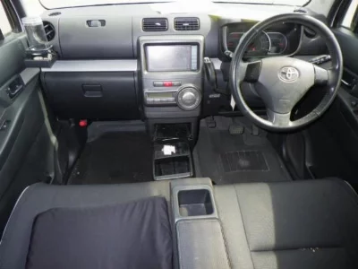 Toyota Pixis Space