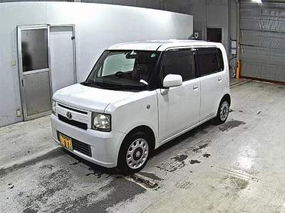 Toyota Pixis Space
