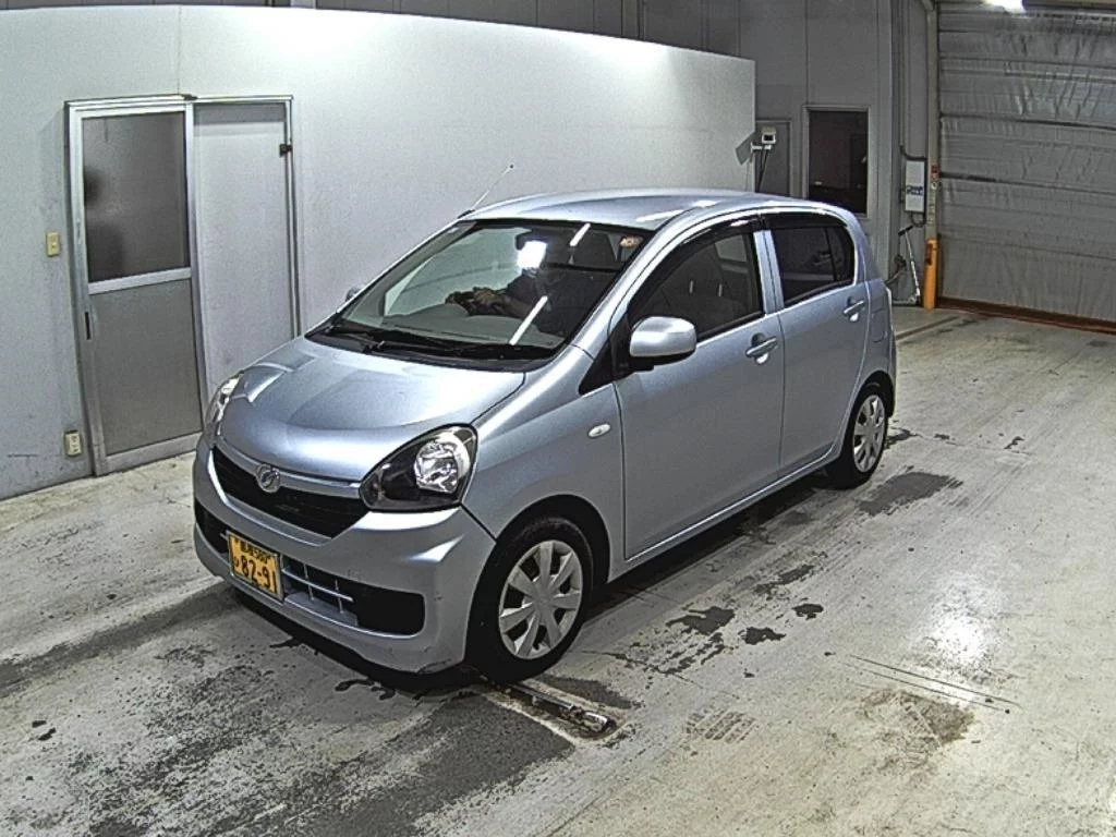 Daihatsu Mira e:S  с аукциона в Японии