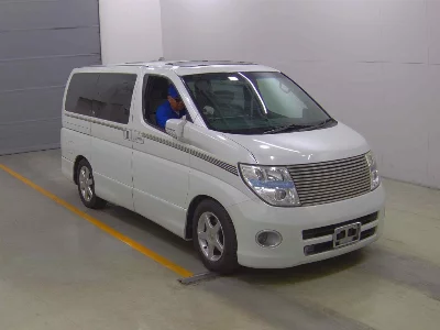 NISSAN ELGRAND