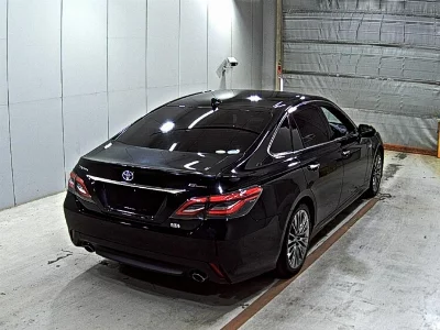 Toyota CROWN HYBRID