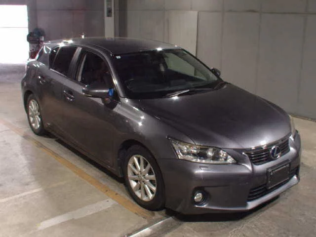 Lexus CT200h  с аукциона в Японии