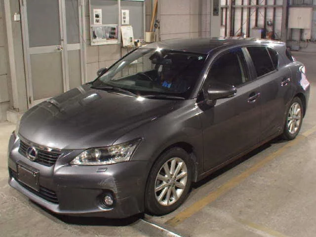 Lexus CT200h  с аукциона в Японии