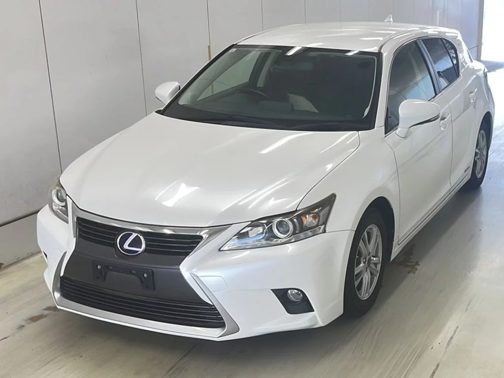 Lexus CT200h  с аукциона в Японии