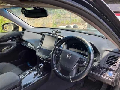 Toyota CROWN HYBRID