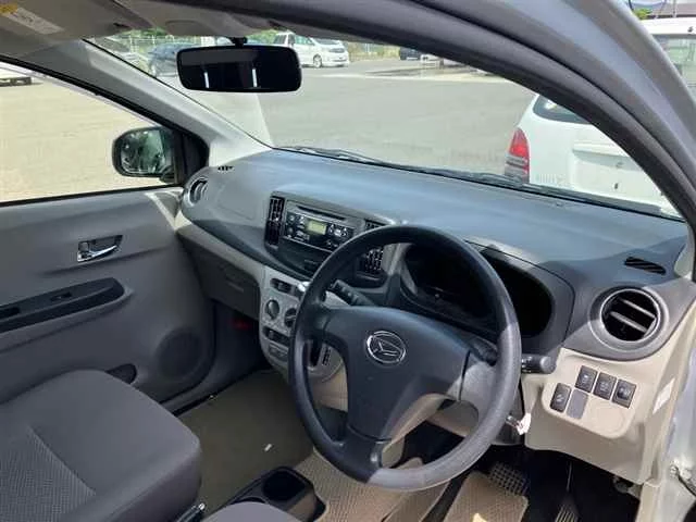 Daihatsu Mira e:S  с аукциона в Японии
