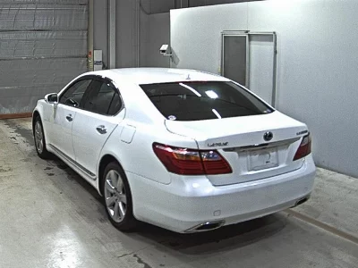 Lexus LS600h