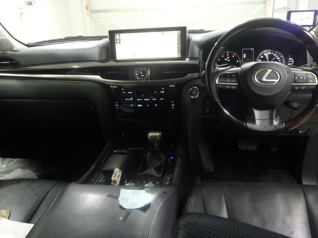 Lexus LX570  с аукциона в Японии