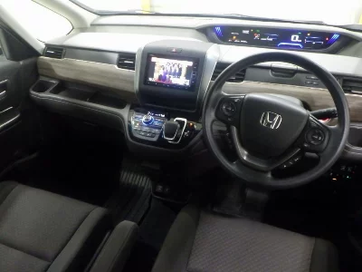 HONDA FREED + HYBRID