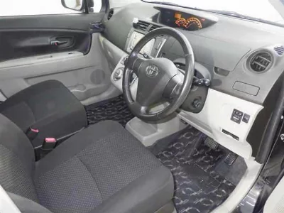 Toyota Passo Sette