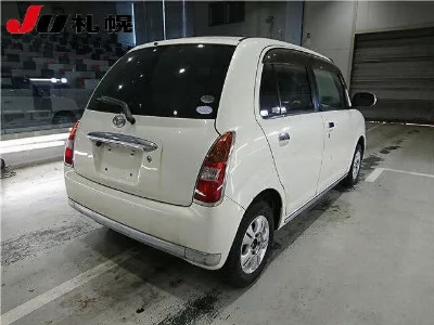 Daihatsu Mira Gino