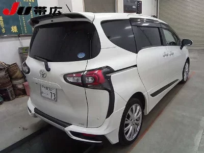 Toyota Sienta