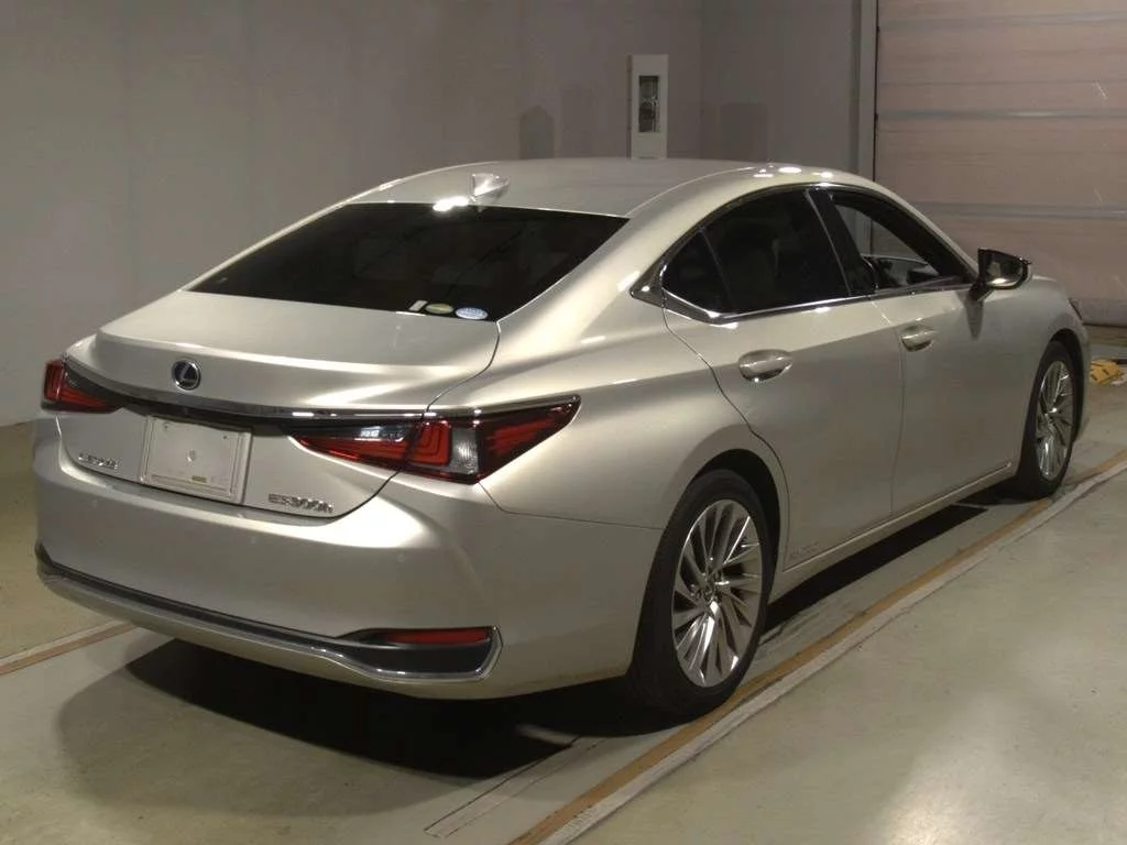 Lexus ES300h  с аукциона в Японии