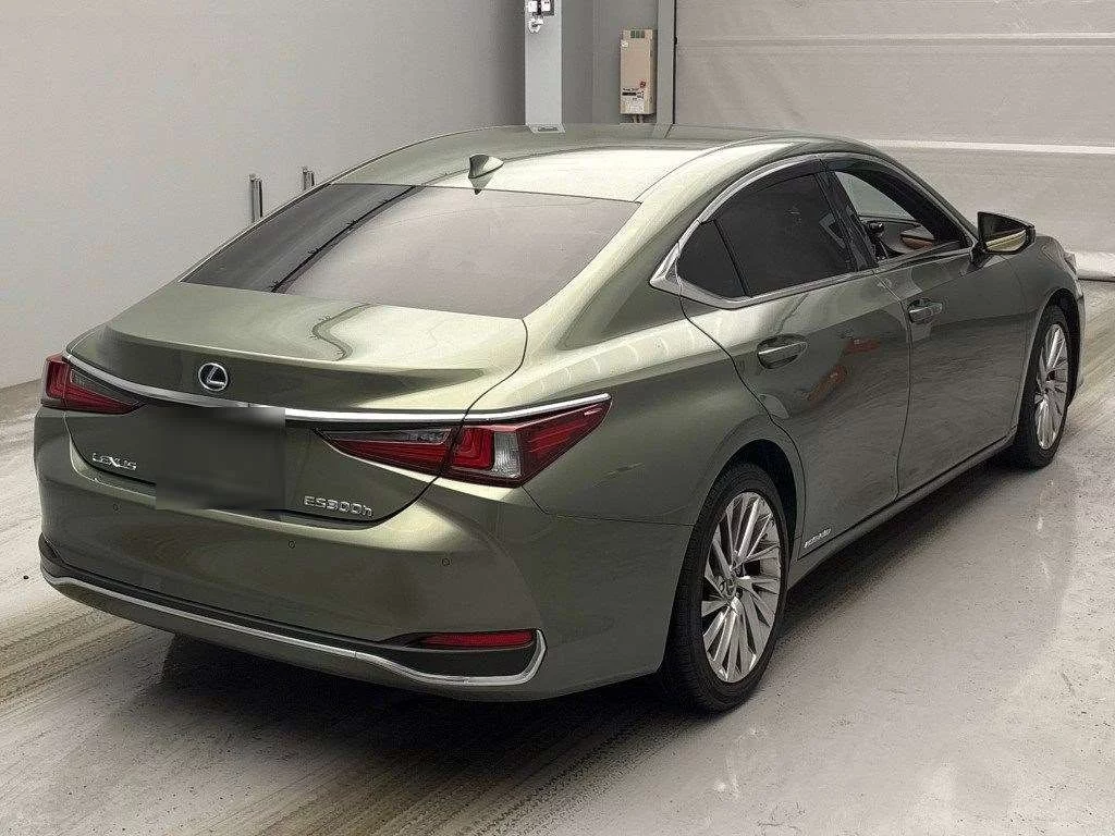 Lexus ES300h  с аукциона в Японии