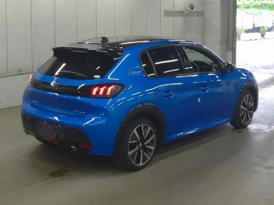 PEUGEOT 208