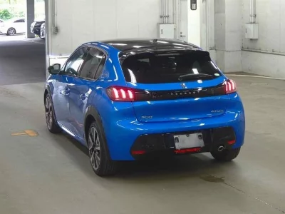 PEUGEOT 208