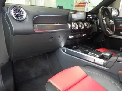 MERCEDES BENZ GLB