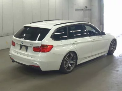 BMW 3 SERIES