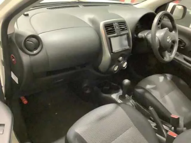 Nissan March  с аукциона в Японии