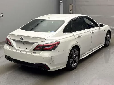 Toyota CROWN HYBRID