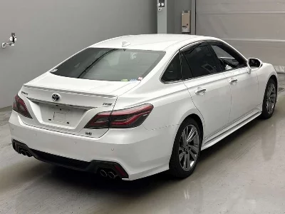 Toyota CROWN HYBRID