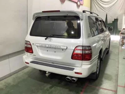 Toyota LAND CRUISER 100