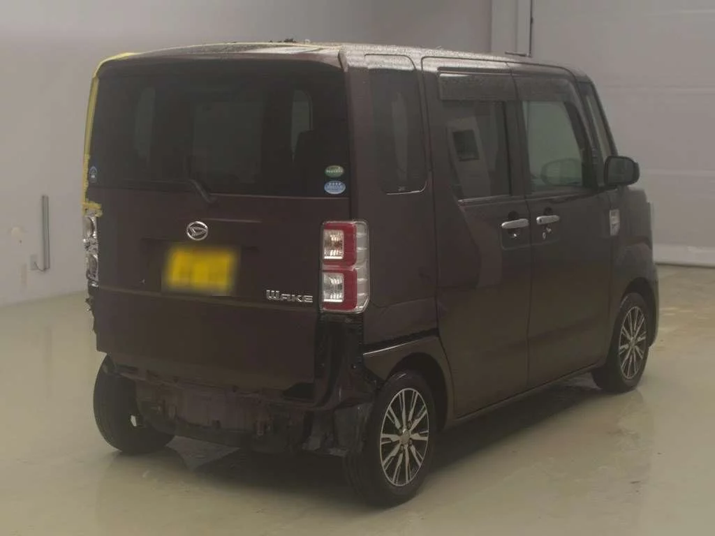 Daihatsu Wake  с аукциона в Японии