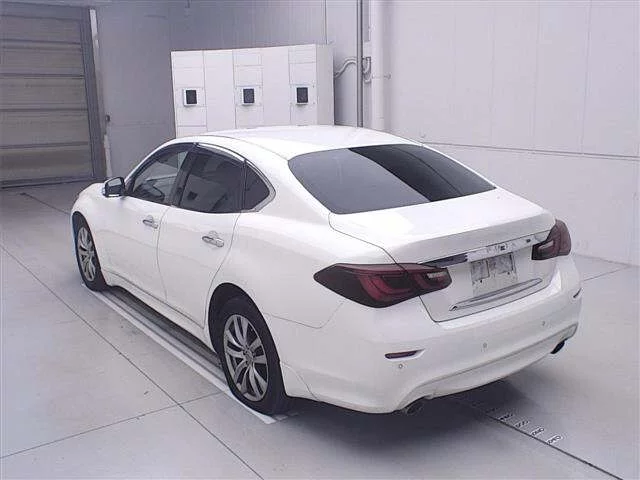 Nissan Fuga  с аукциона в Японии