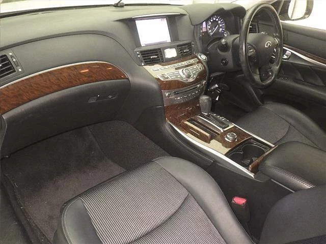 Nissan Fuga  с аукциона в Японии