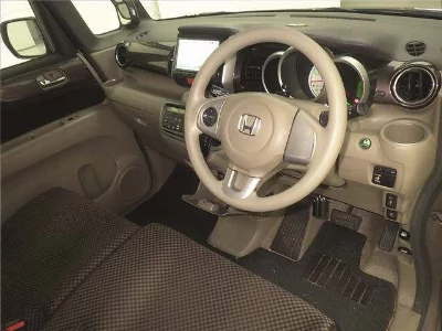 HONDA N BOX +