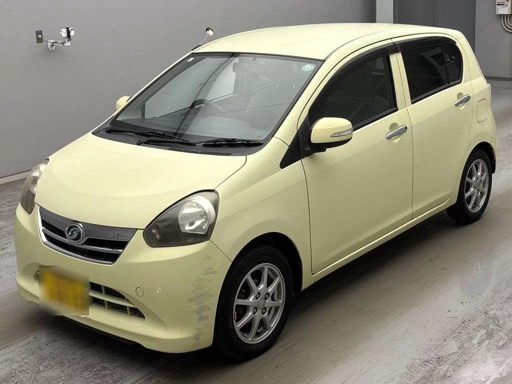 Daihatsu Mira e:S  с аукциона в Японии
