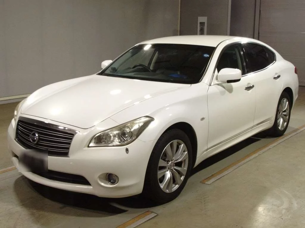 Nissan Fuga  с аукциона в Японии