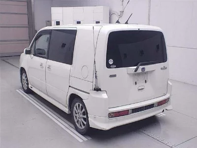 Honda Mobilio Spike