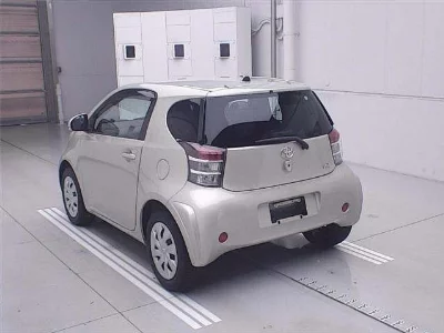 Toyota iQ
