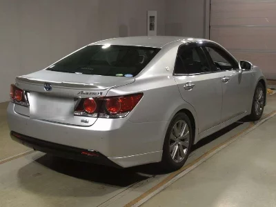 Toyota CROWN HYBRID
