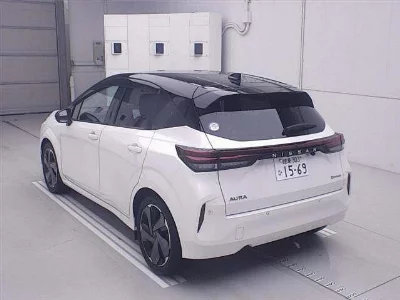 NISSAN AURA