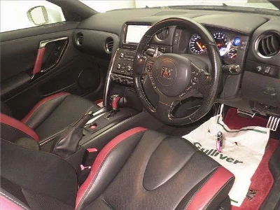 NISSAN GT-R