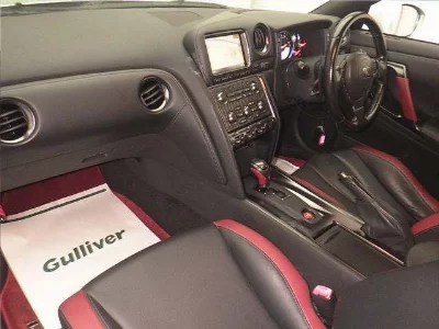 NISSAN GT-R