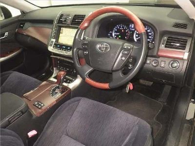 Toyota CROWN MAJESTA