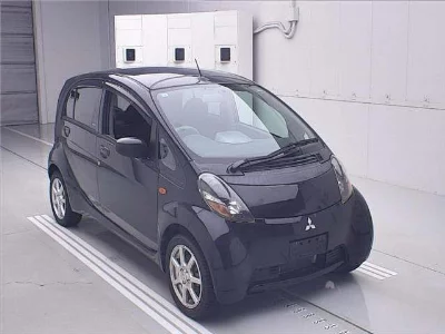 Mitsubishi i