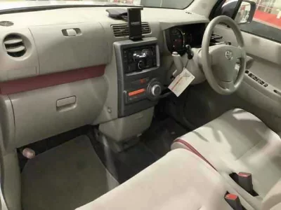 Toyota Pixis Space