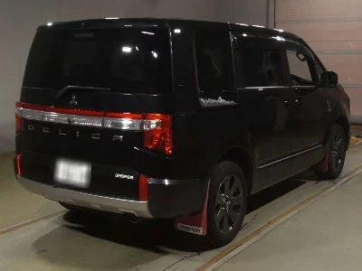 Mitsubishi Delica D:5