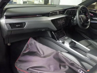 AUDI E-TRON SPORTBACK