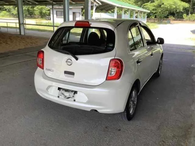 Nissan March  с аукциона в Японии
