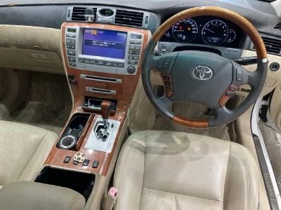 Toyota CROWN MAJESTA