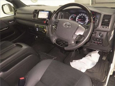 TOYOTA HIACE