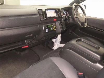 TOYOTA HIACE