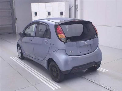 Mitsubishi i