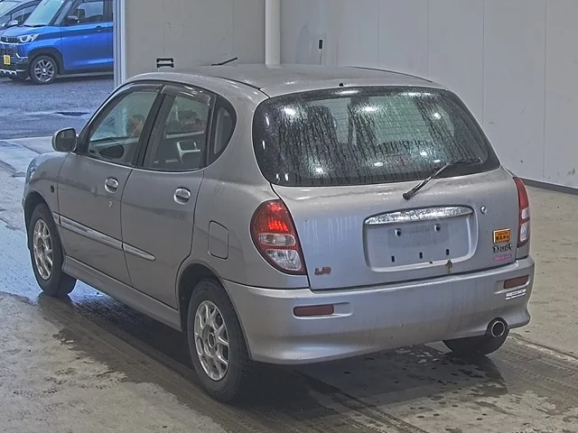 Toyota Duet  с аукциона в Японии